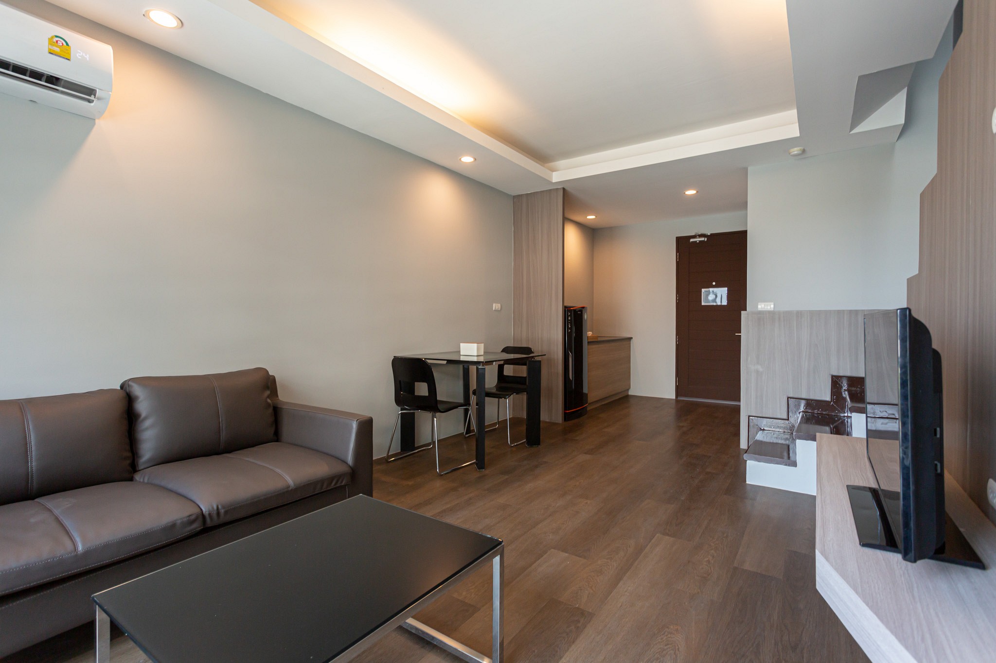 Tisha Hotel
