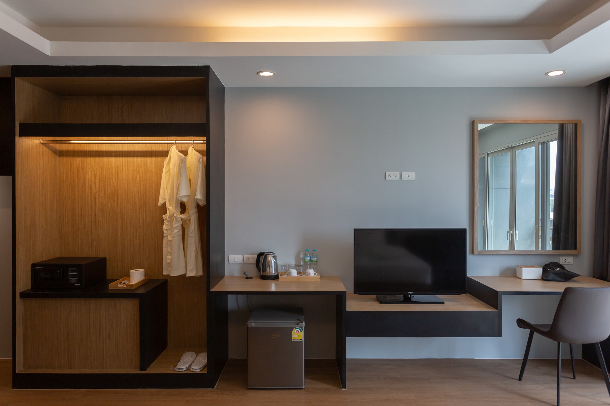 Tisha Hotel