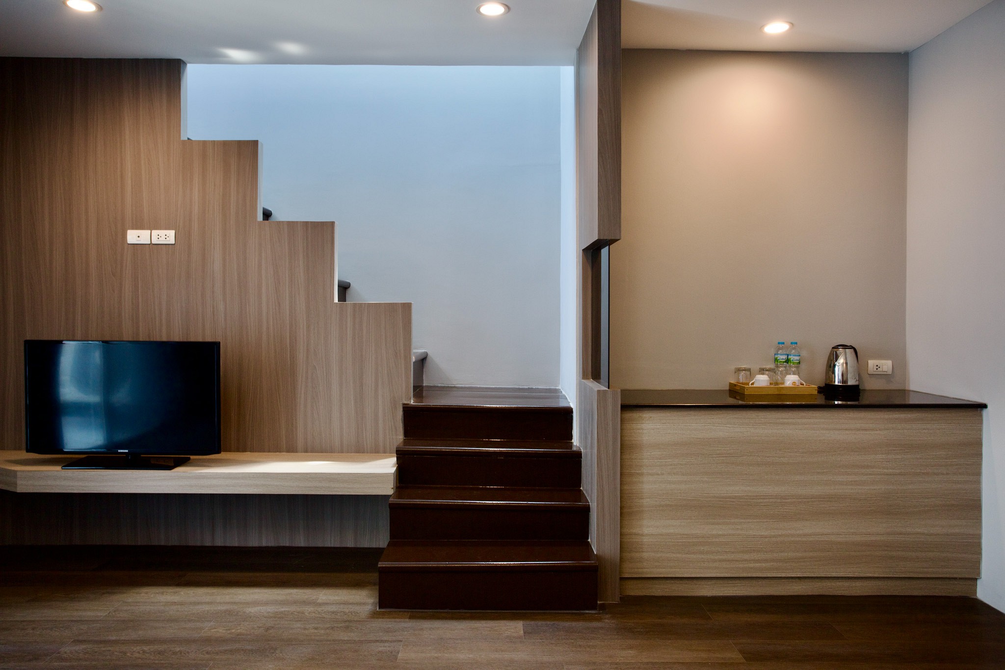 Tisha Hotel