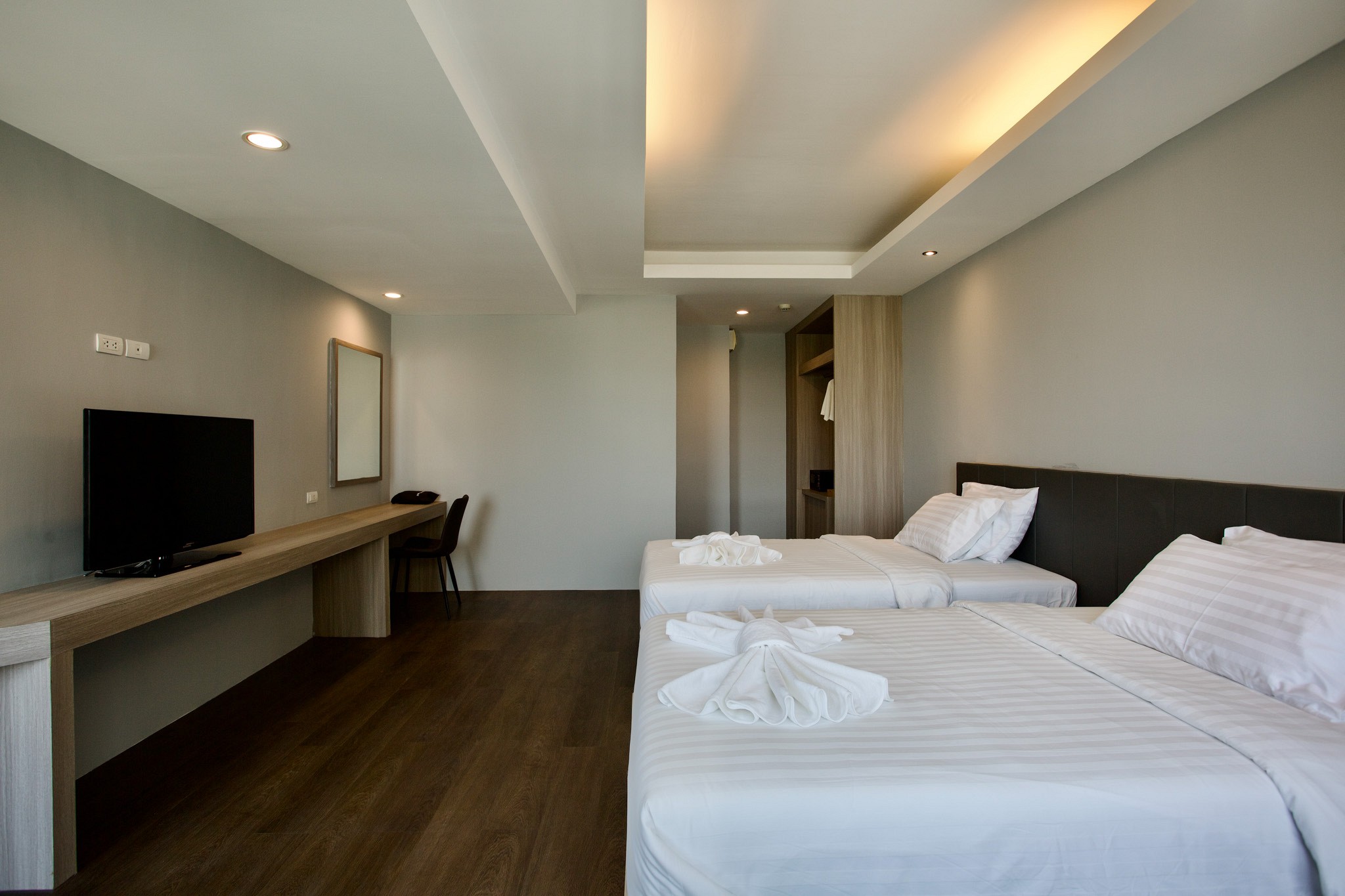 Tisha Hotel